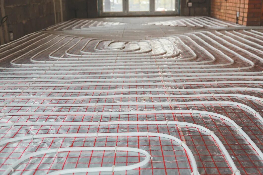 Heated floor. Теплый пол. Укладка электрического теплого пола. Теплый пол в доме. Теплый пол отапливает помещение.