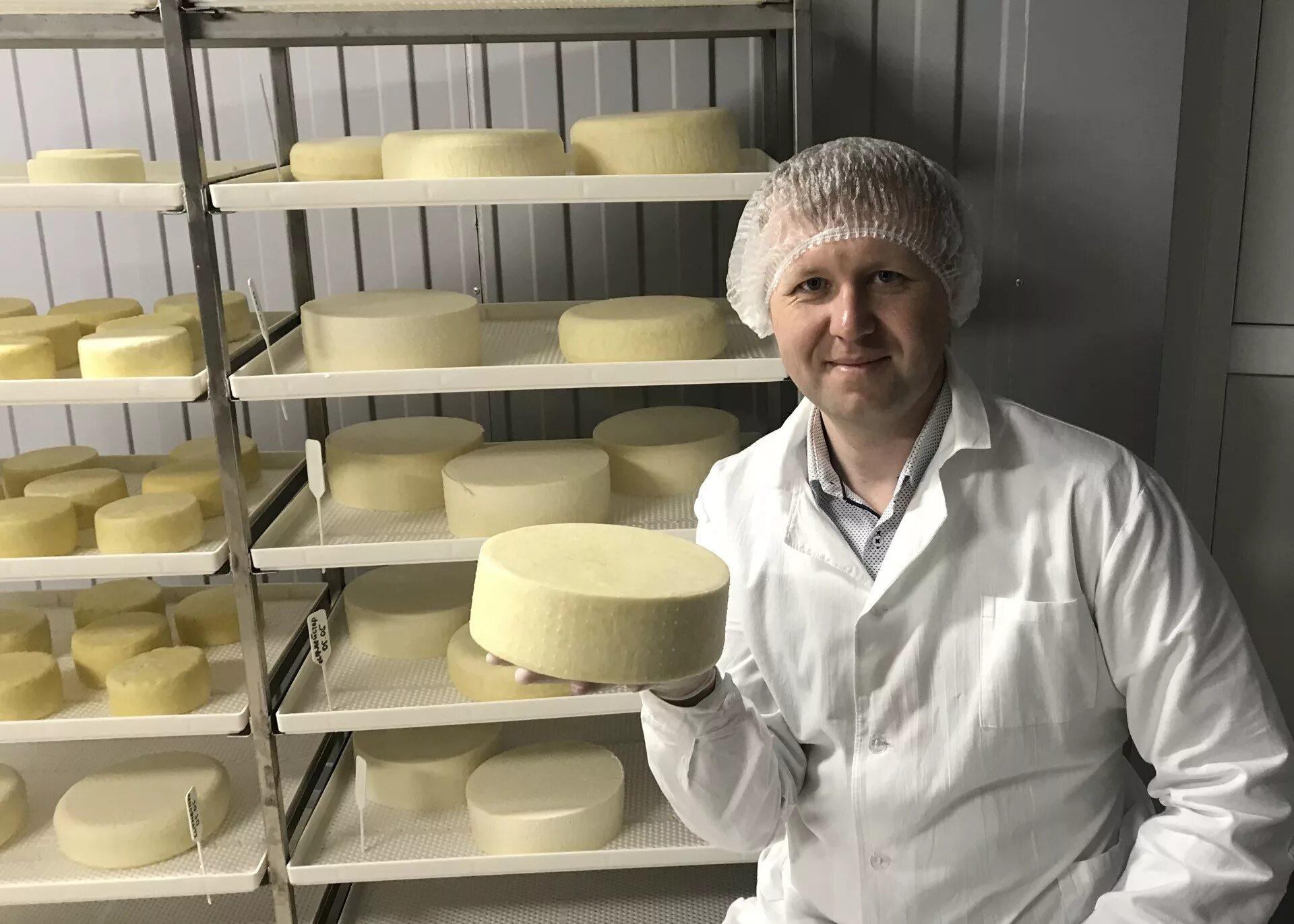 монастырская сыроварня. сыроварня лавра александро-невская. сыроварня лавра александро-невская. сыроварня в швейцарии. сыр честер сыроварни йонаса.