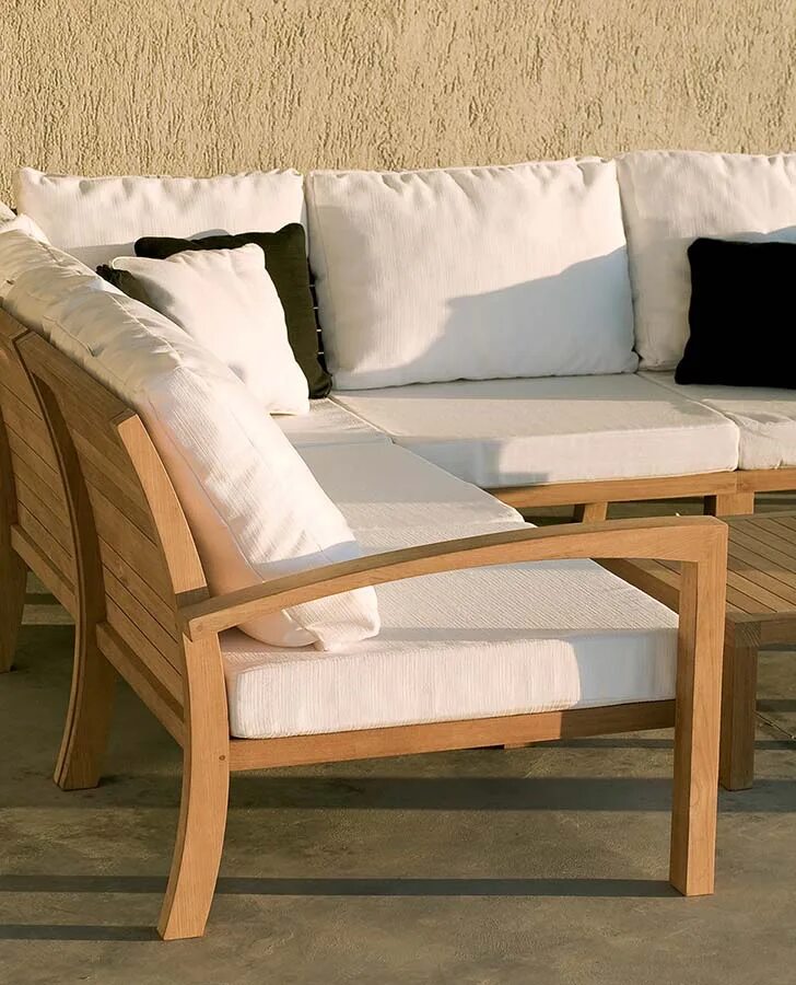 Диван из дерева. Угловой teak divan. деревянный диван с подушками. деревянные скамейки с подушками. диван на деревянном каркасе.