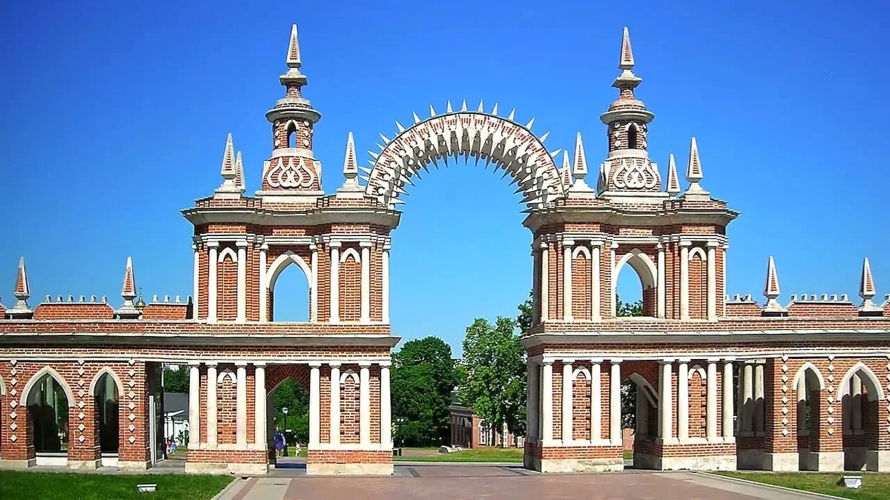 Ворота царицыно. Усадьба Царицыно (Архитектор в.и. Баженов). Арка-галерея в Царицыно. Баженов Царицыно хлебные ворота. Ворота в Царицыно Баженов.