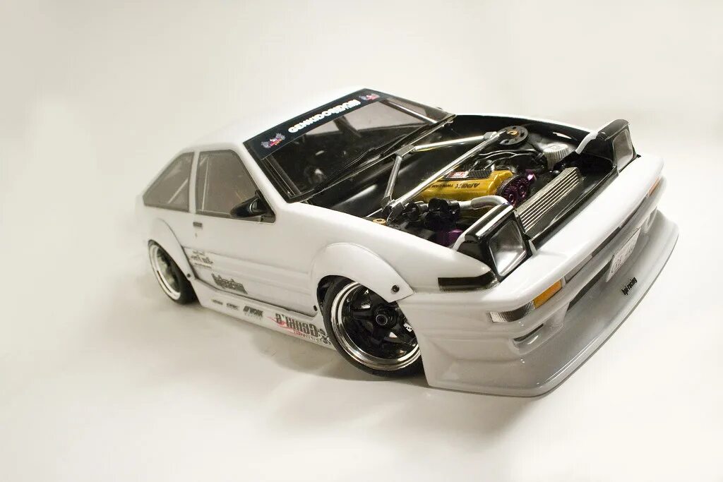 Управление машины дрифт. RC car Drift 1/10 Toyota Mark 2. RC Drift ae86. Toyota ae86 RC Drift 1 24. Toyota ae86 на радиоуправлении.