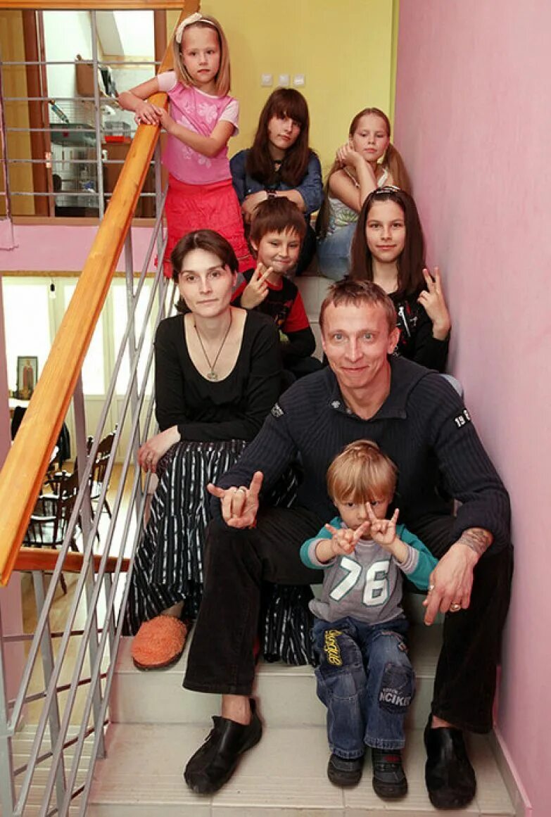 иван охлобыстин фото с семьей 2020. иван охлобыстин и его семья фото. иван охлобыстин семья и дети. оксана арбузова и иван охлобыстин с семьей. иван охлобыстин семья.