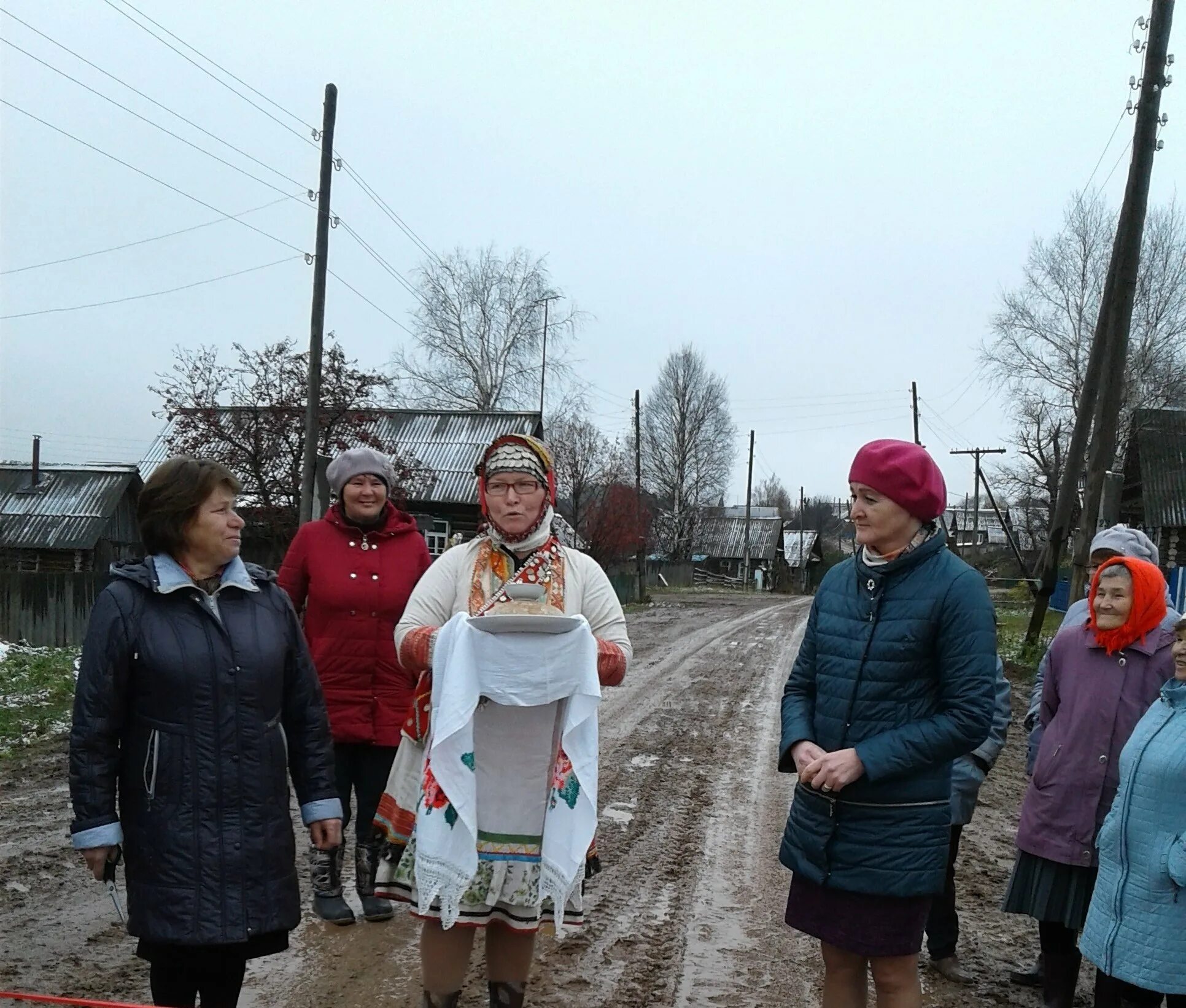 Мнение местных жителей. Деревня Кочур Удмуртия. Деревня Жувам Юкаменский район Удмуртия. В деревне Жувам Юкаменского района. Торжественное открытие дороги.