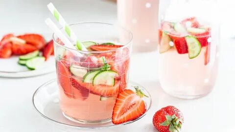 Огурцы клубника