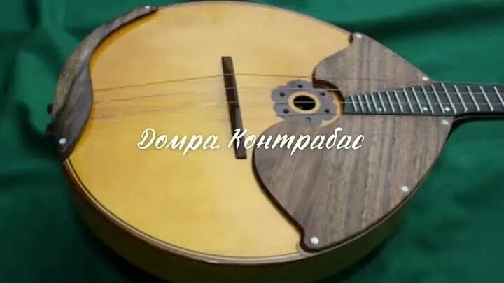 Упражнения на тремоло для домры. Руки при игре на домре. Домра струны. Упражнения для домры. Штрихи на домре.