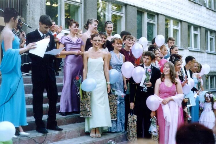 1 июня 2003. Школа 130 Новосибирск. Лицей 9 Новосибирск. Выпускники 2003 года. Выпускной 2003.
