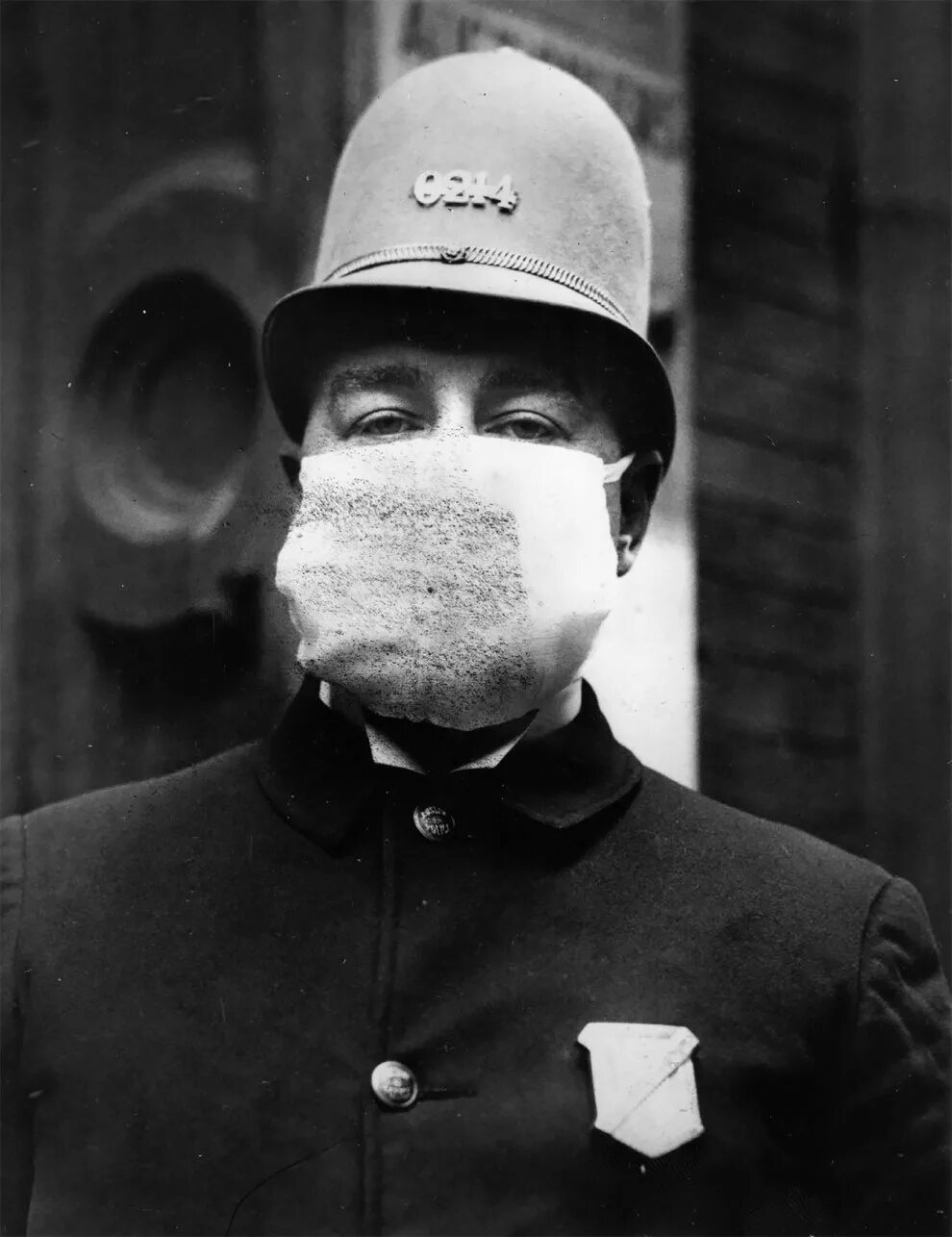 Грипп стар. Испанка эпидемия 1918 фото. Испанка грипп эпидемия 1918 года Испания. Испанка 1918 люди в масках.