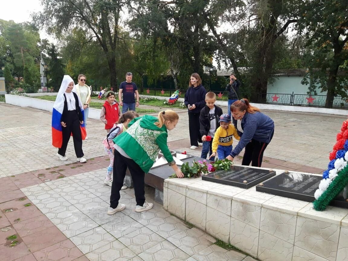 Погода мартыновский район п. Ветераны в Мартыновском районе. Мартыновский район юные спасатели. Х.Пробуждение Мартыновский района дом культуры. Красивые места Мартыновский район.