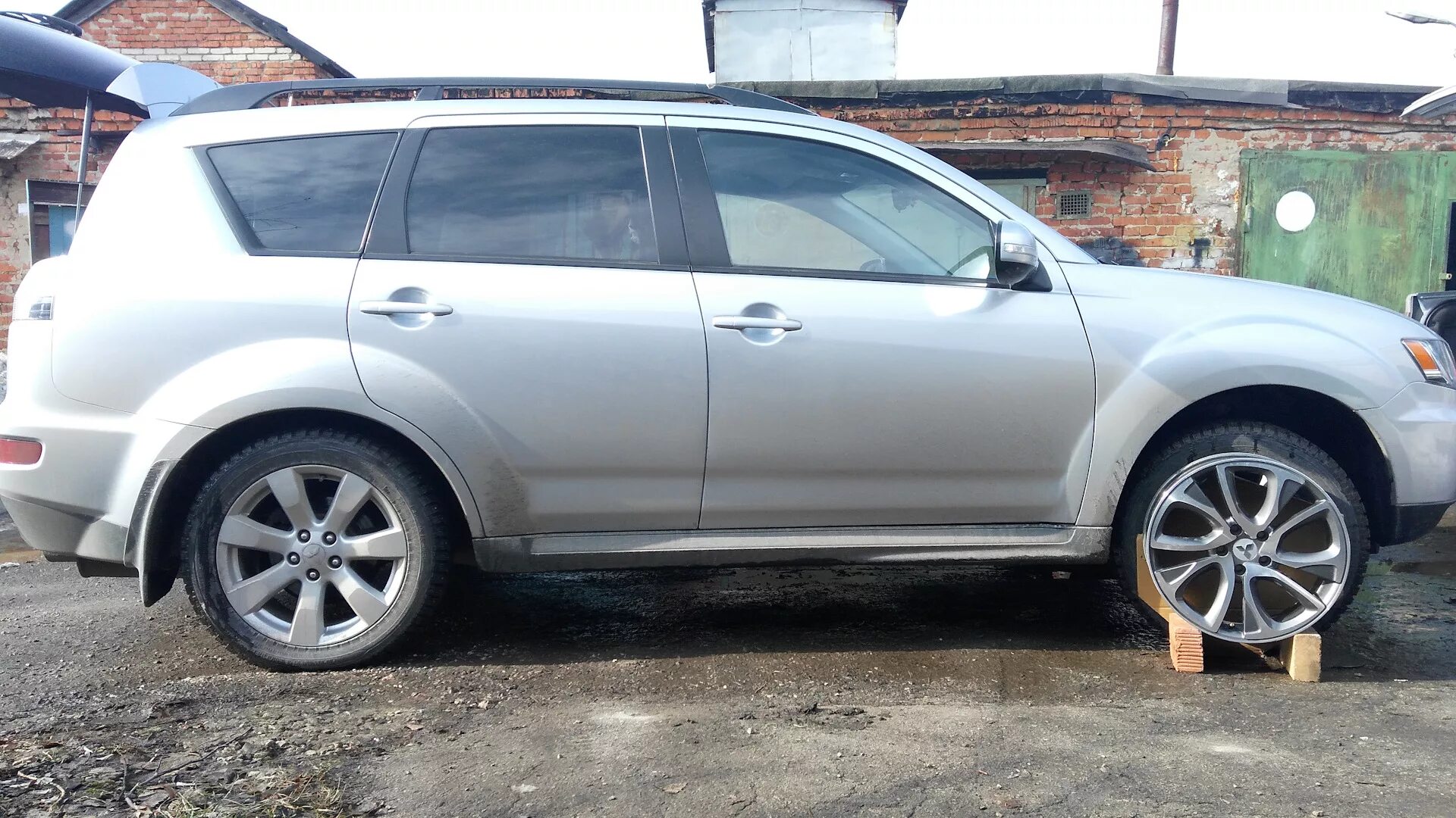 Продажа дисков R18 (ПРОДАНО) - Mitsubishi Outlander (3G), 3 л, 2014 года колёсны