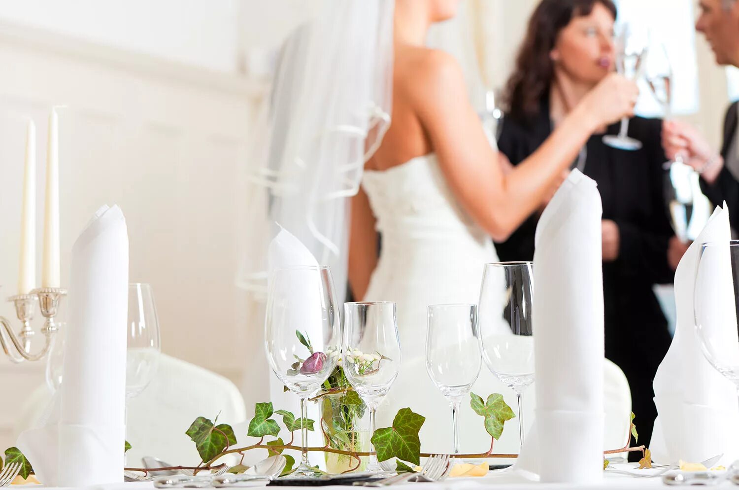 Свадьба картинки. We prepare for the wedding. Красивая свадьба. Невеста одевается. Оригинальные свадебные фотосессии.