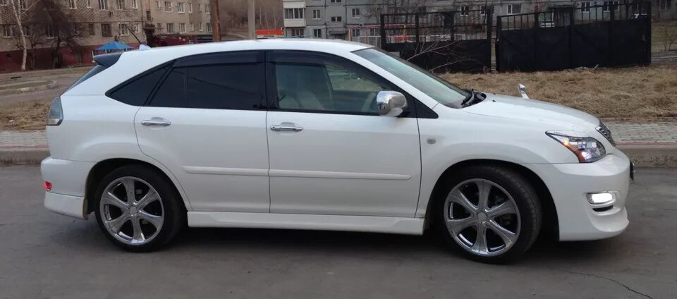 Литье на харриер 1 поколения. Диски на тойота харриер. Harrier toyota 30. Диски r20 harrier 30. Тойота харриер 2.