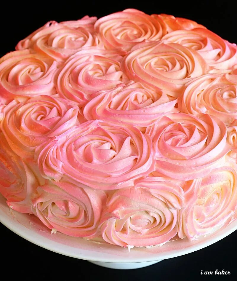Белковая розочка. Торт с розами из крема. Крем для розочек на торт. Украшение торта розами из крема. Торт с розовым кремом.