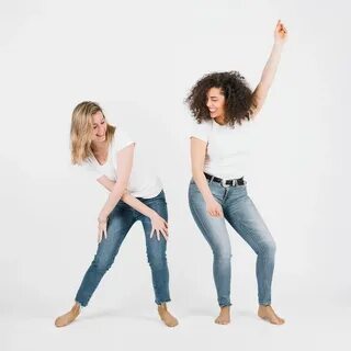 Dancing together 047
