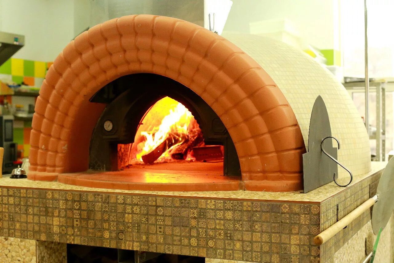 Печь под пиццу. Итальянская помпейская печь. Помпейская дровяная печь. Арочная помпейская печь. Помпейская дровяная печь для пиццы.