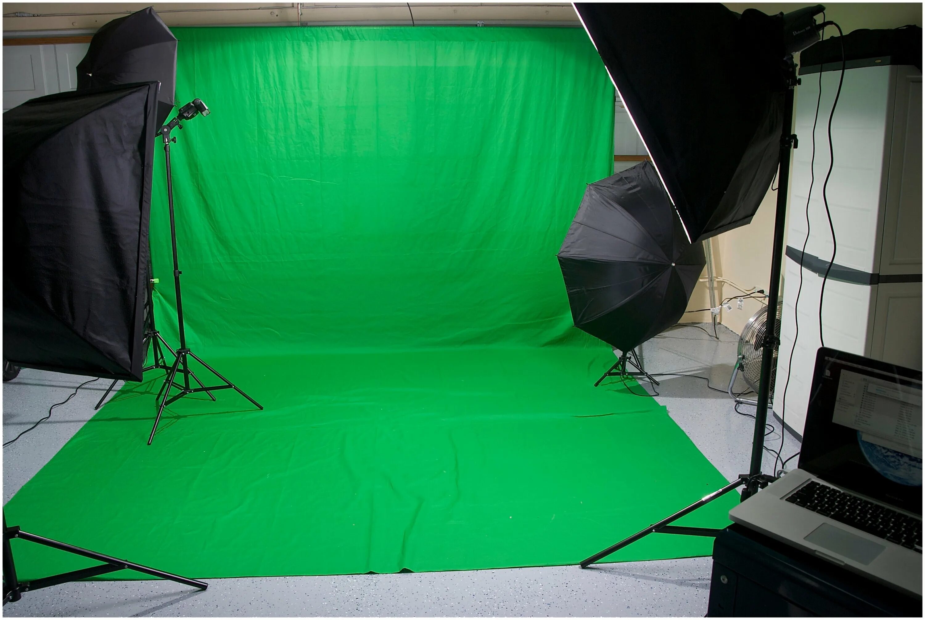 зеленый хромакей на стене. хромакей спб. хромакей 1. угловая циклорама хромакей. 2022 хромакей.