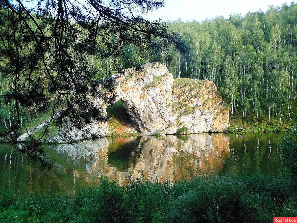 Каменские горы. Каменные ворота Каменск Уральский. Каменные ворота Лаклы. Каменные ворота на реке Исеть. Каменные ворота Башкирия.