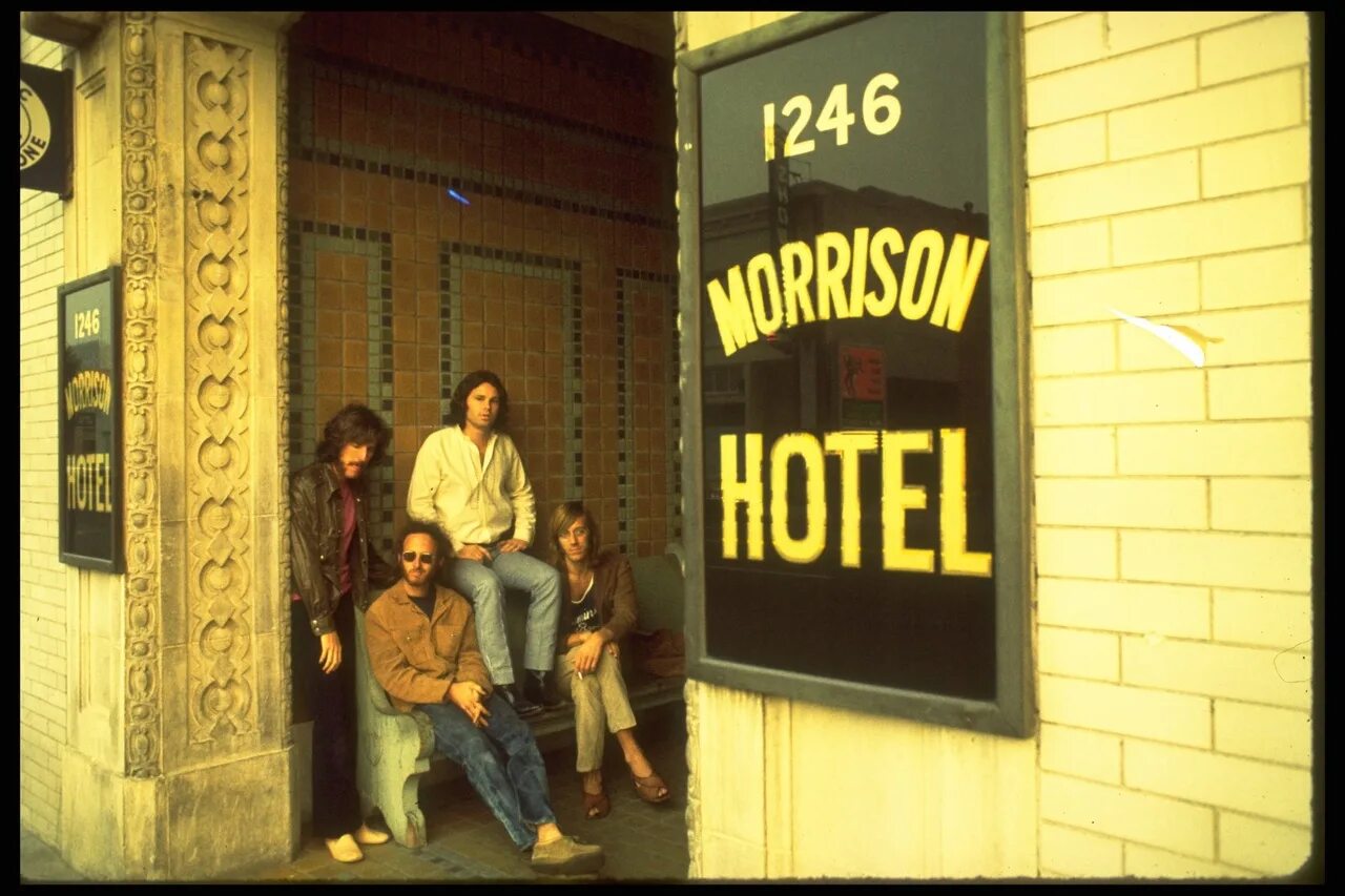 Hope on the street альбом. The Doors Morrison Hotel обложка. The Doors Morrison Hotel 1970. Моррисон Doors 1969. Дорз Моррисон отель альбом.