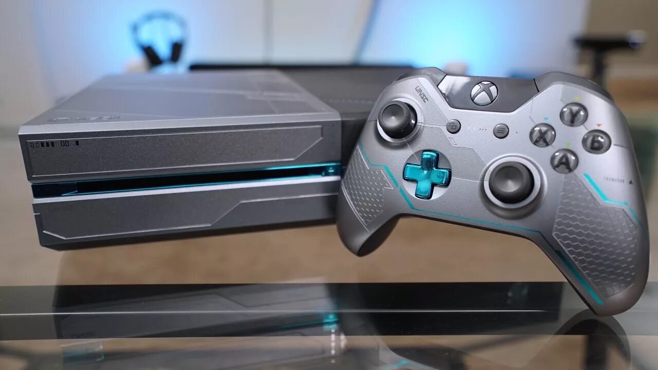 Хбокс 5 цена. Xbox one Halo 5 Edition. Xbox one Halo 5 Limited Edition. Приставка Xbox one Halo. Xbox one Halo Limited Edition.