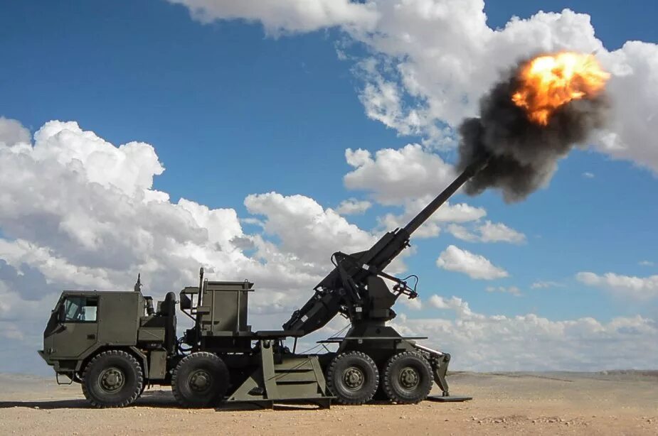 Артиллерия 155 дальность. Самоходная гаубица atmos 2000. M777 155mm howitzer. 155-мм гаубица m777. 155 mm howitzer turkey.