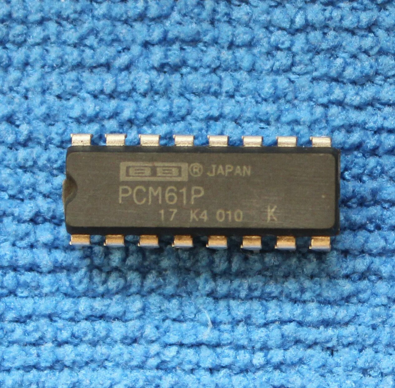 Burr brown. Pcm61 DAC. Burr Brown pcm1793. Pcm61 Datasheet. Burr-Brown pcm68u-j.