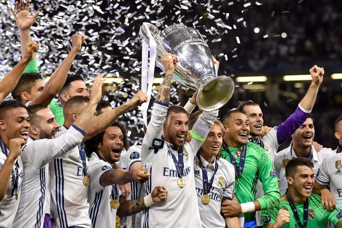 Реал Мадрид лига чемпионов 2018. Победа Реала в ЛЧ 2017. Реал Мадрид победа ЛЧ 2018. Реал Мадрид с Кубком ЛЧ 2022.