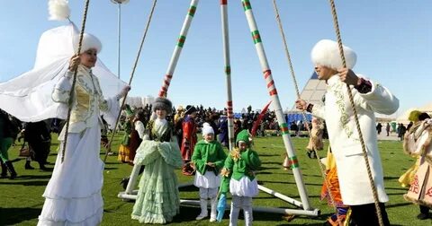 Қыз жыныстық қатынас үшін Одессада ер-әйел жұбын іздейді.