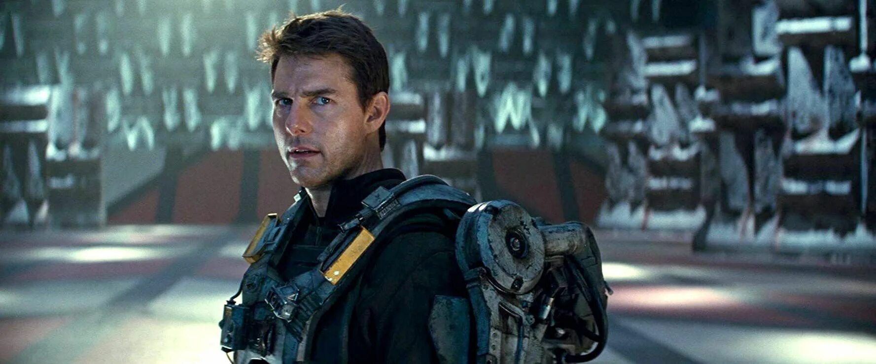 Tomorrow stops. Грань будущего (Edge of tomorrow) 2014. Том Круз 2014 грань будущего. Грань будущего фильм 2014 Эмили Блант. Tom Cruise грань будущего.