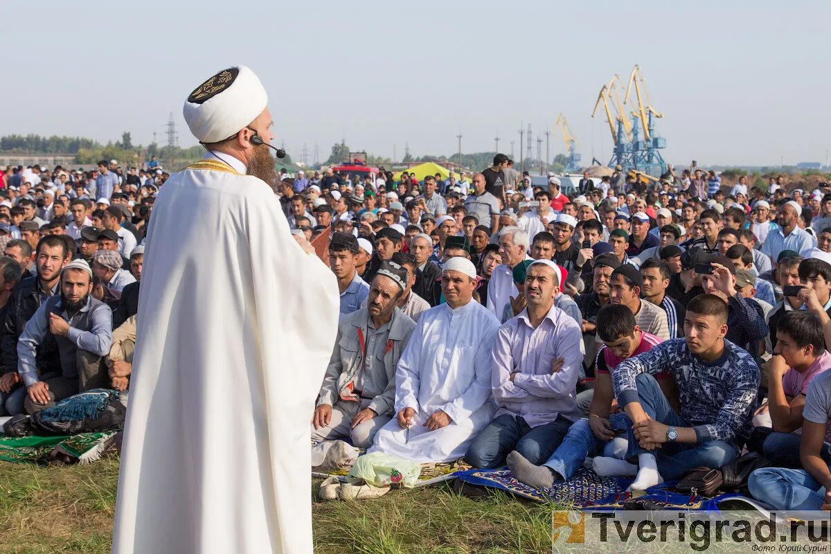 Мусульманский праздник какой день. Традиционные мусульманские праздники. Ураза байрам. Праздничная проповедь Ураза. Ураза-байрам в Твери.