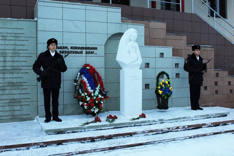 День памяти погибших при выполнении. 8 Ноября день памяти погибших сотрудников органов внутренних дел. Памяти погибшим сотрудникам МВД. День памяти погибших сотрудников МВД. День памяти погибших сотрудников органов внутренних дел РФ.