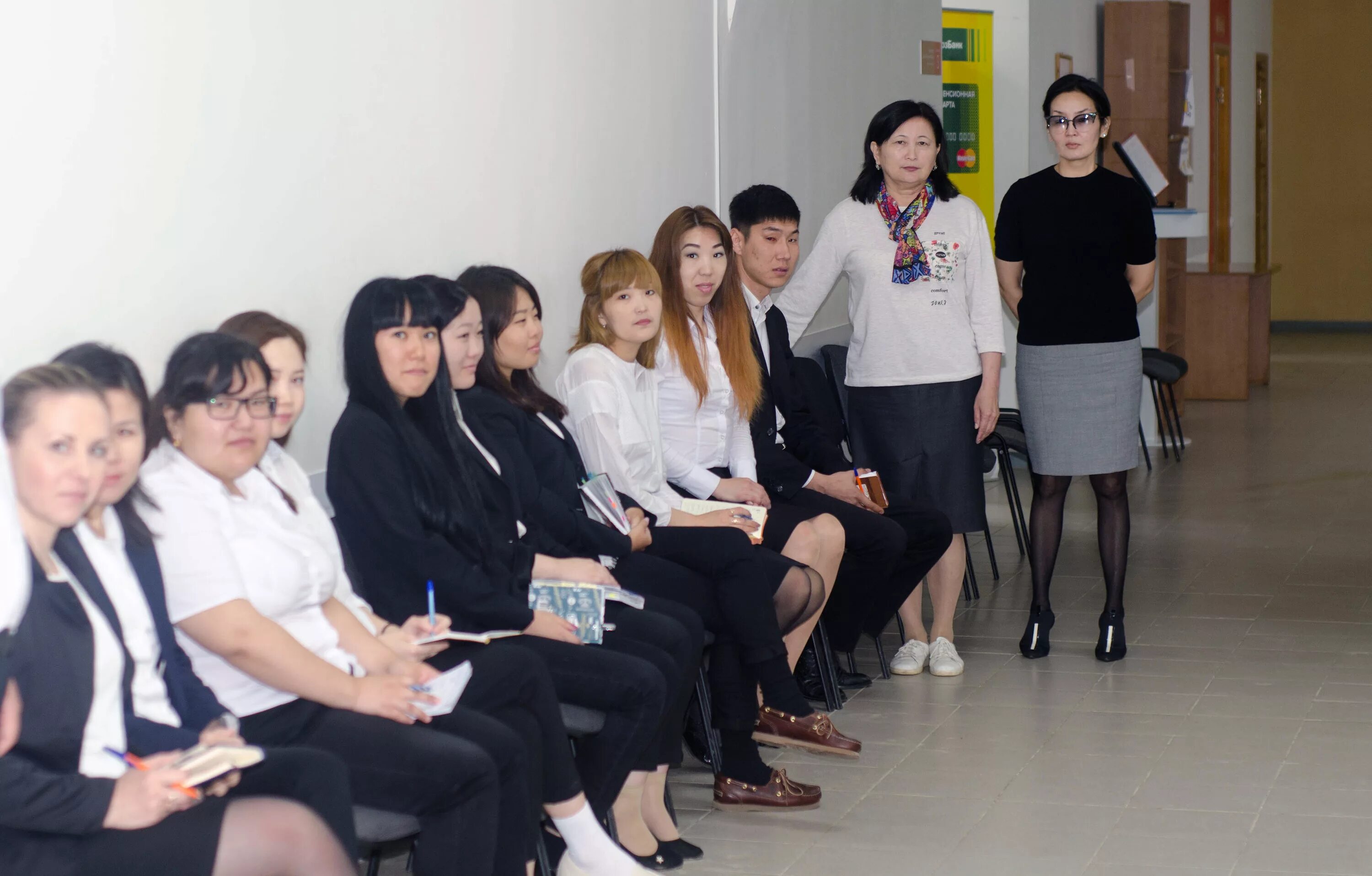 элиста 1 микрорайон мфц. мфц элиста. перерыв в мфц элиста. мфц элиста хрущева. мфц элиста хрущева.