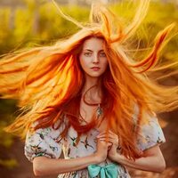 Потеря цвета и влаги: как защитить волосы от выгорания на солнце
