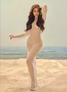 Ivana Alawi Beach Photos in Net Dress 090322.