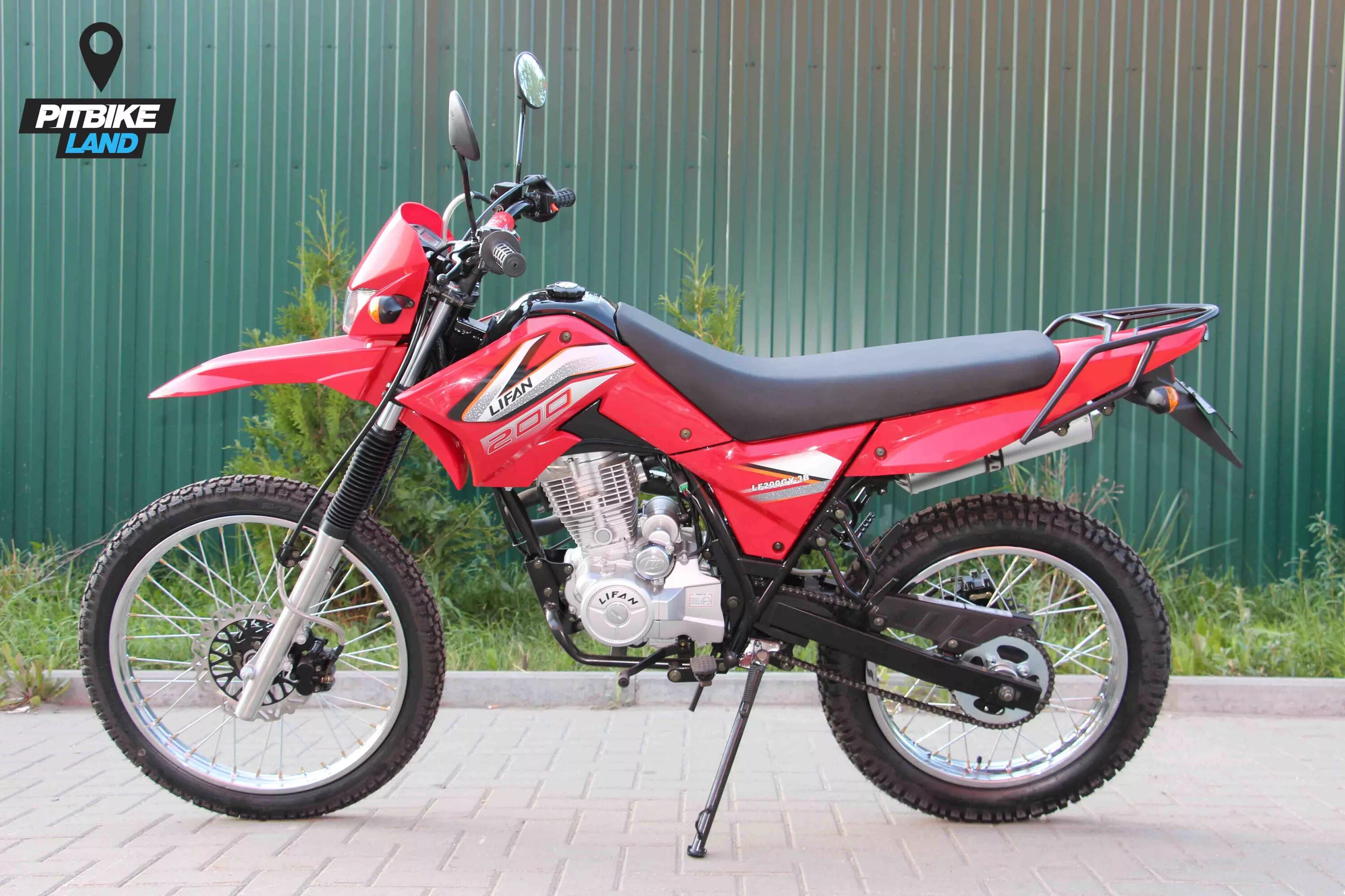 Lifan 200. Мотоцикл Лифан 200. Лифан 200 кубов эндуро. Lifan 200 GY-3b на заднем.