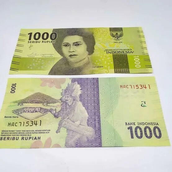 Idr в рублях. Bank Indonesia 1000 Rupiah в рублях. Bank Indonesia Seribu Rupiah 1000. 1000 Rupiah в рублях. Как выглядит купюра в 1000 Seribu Rupiah.