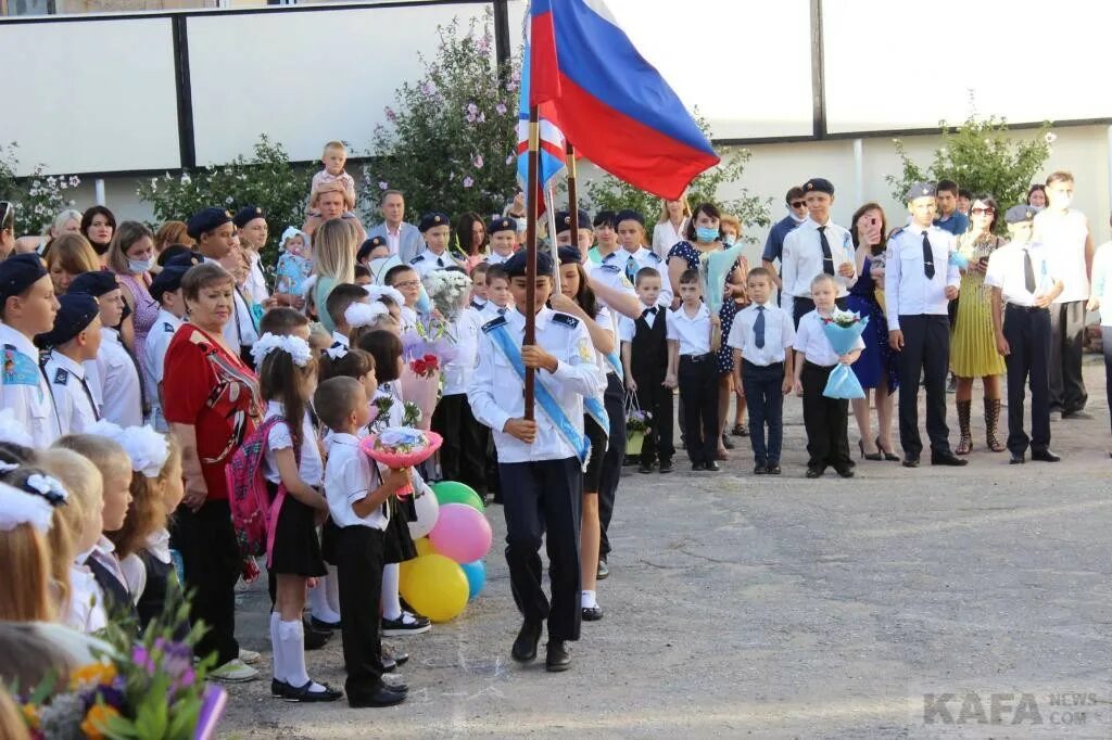 Электронный 2 школа феодосия. Школа 3 Феодосия первое сентября. 13 Школа Феодосия. Город Феодосия школа номер 17. Школа 19 Феодосия.