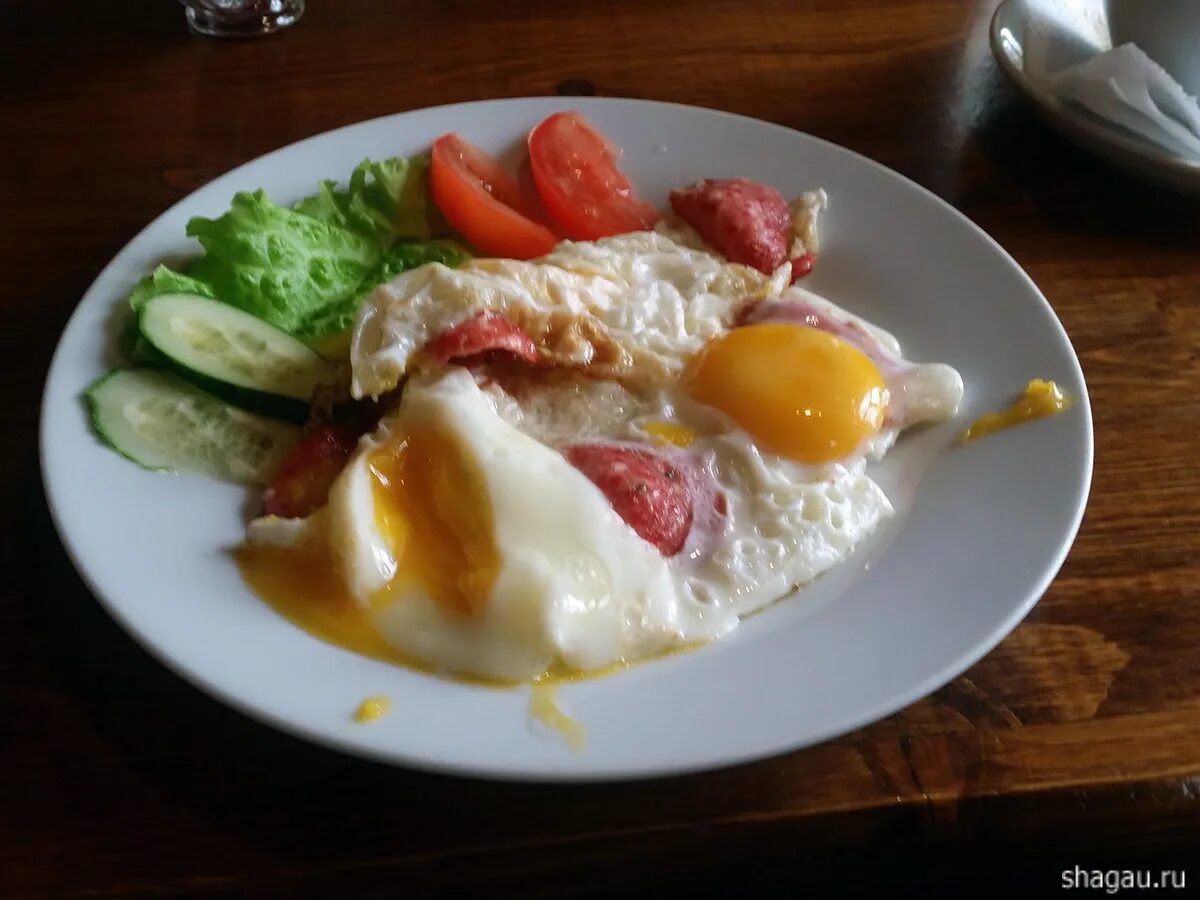 История места волоколамск кафе. Суши сет курыжова 7. Шашлык сверху. Еда волоколамск. Кафе лола ногинск.