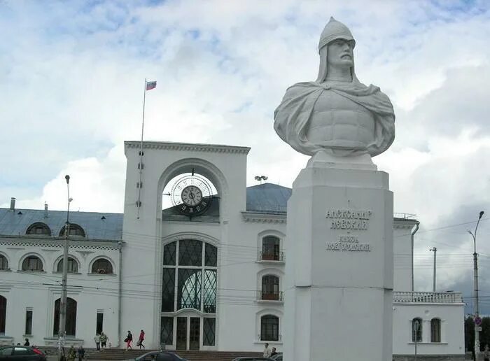 Память великий новгород. Памятник Александру Невскому Великий Новгород. Великий Новгород бюст Александру Невскому.