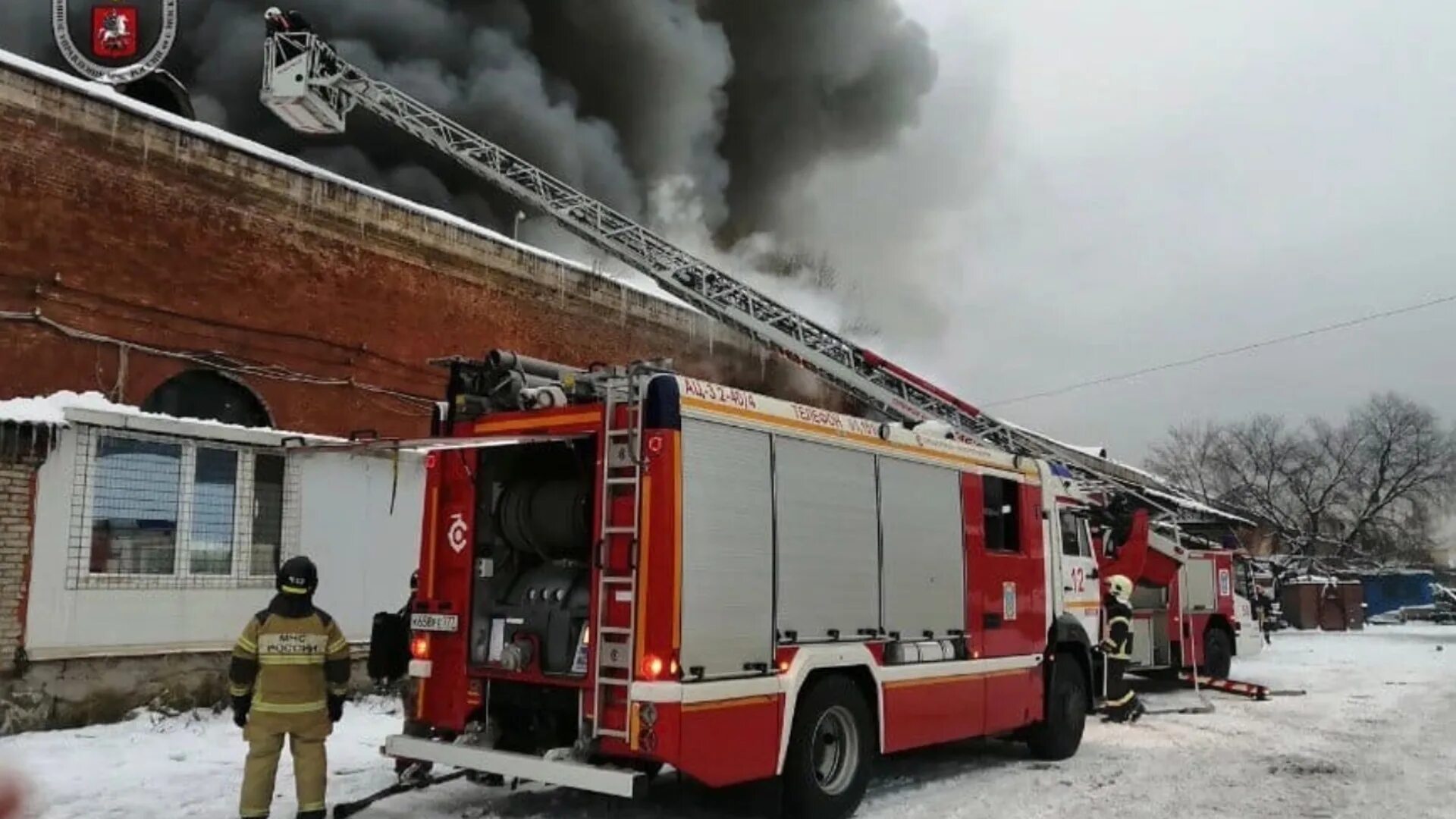 Площадь пожара. Пожар на площади 3. Пожар в москве. Пожар на площади 3. Пожар в центре москвы.