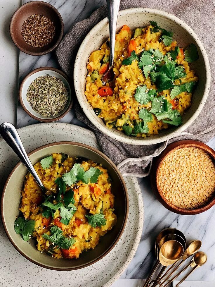 Аюрведическая кухня. Блюда аюрведической кухни. Индийская кухня фото. Традиционная еда в индии. Аюрведические рецепты кичари.