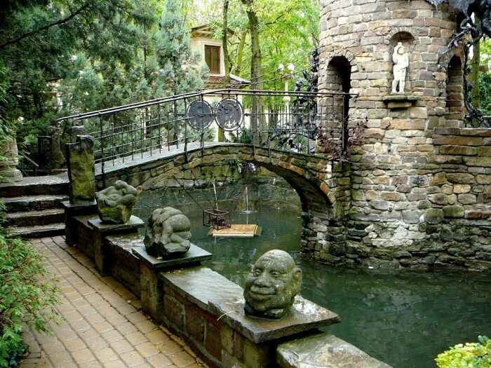 Ботанический сад кабардинка. Старинный парк кабардинка. Старый парк режим. Старый парк кабардинка средневековье. Старый парк режим.