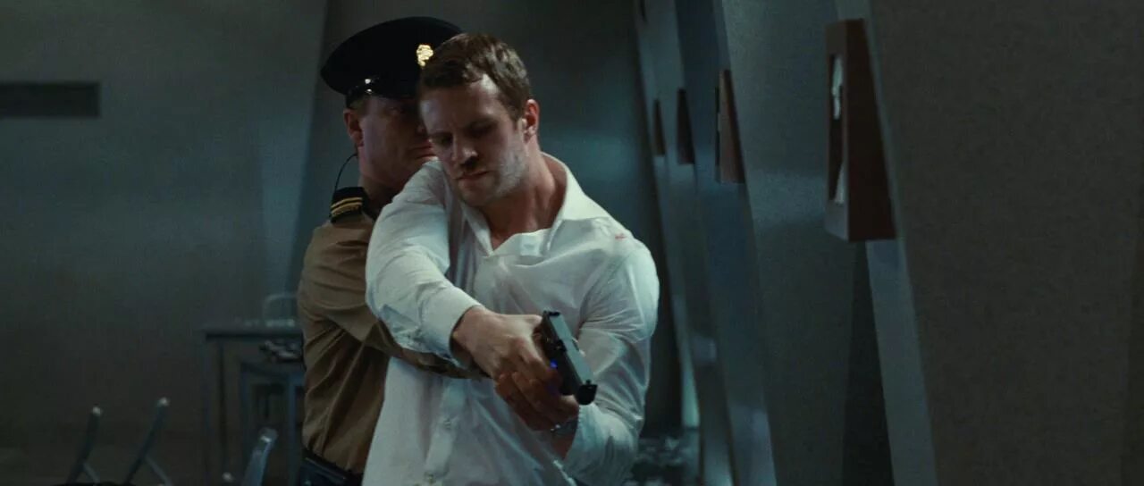 Экзамен фильм 2009 кадры. Экзамен фильм 2009. Экзамен 2009 стюарт хэзелдайн. Экзамен 2009. Смертельный экзамен фильм.