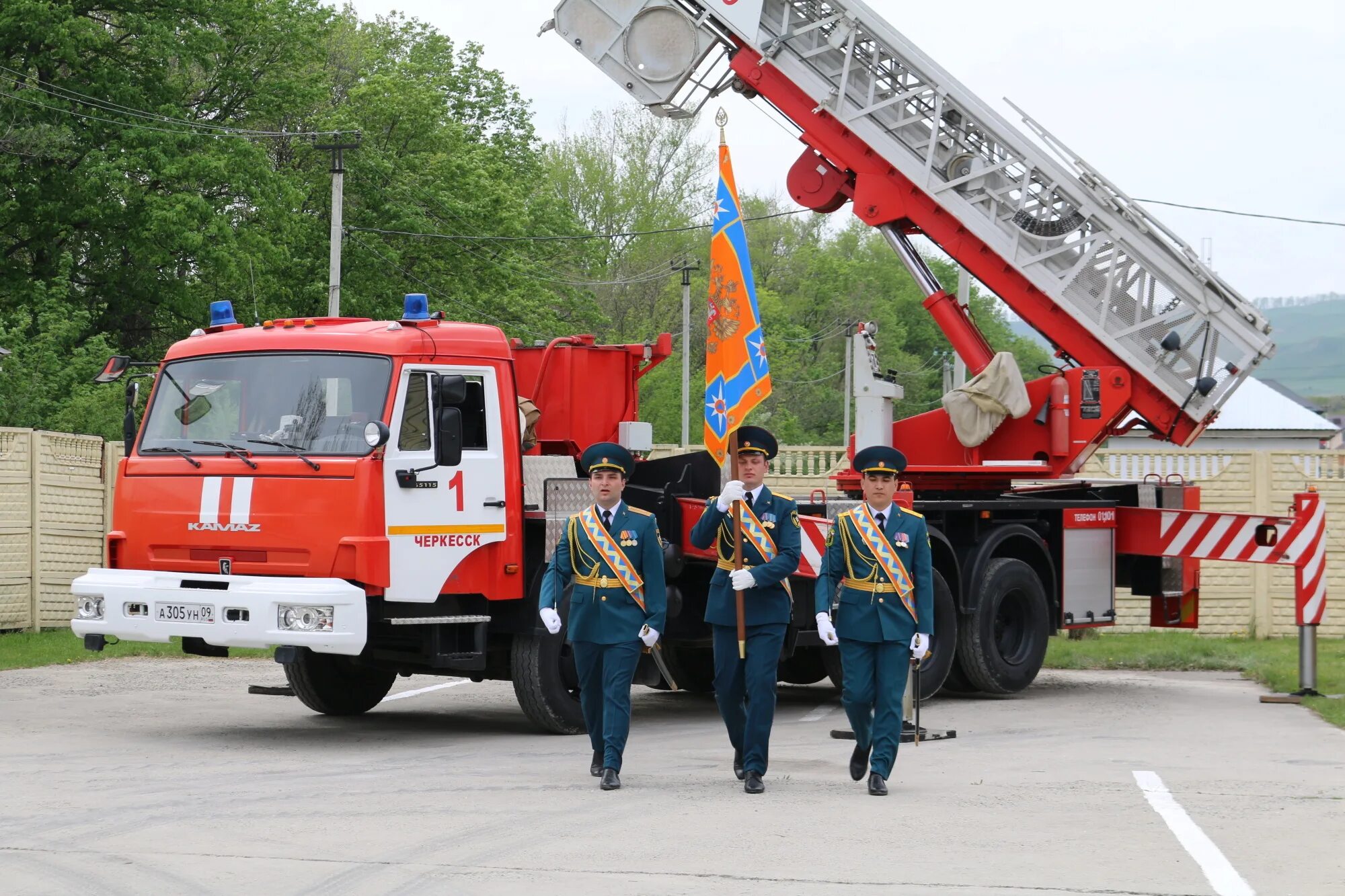 Юбилей пожарной части. Пожарные России. Пожарная охрана РФ. Пожарные мероприятия. Пожарная охрана России фон.