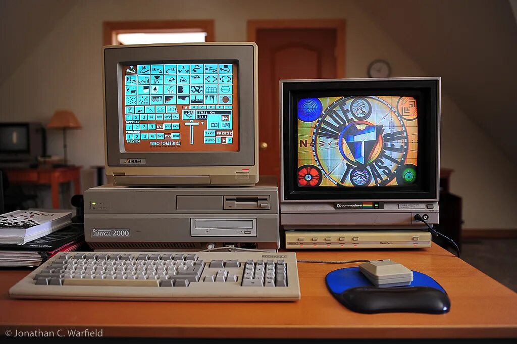 Игры для персонального компьютера. Amiga 2000. Commodore amiga 1000. Commodore Vic-20 с монитором. Старый комп.