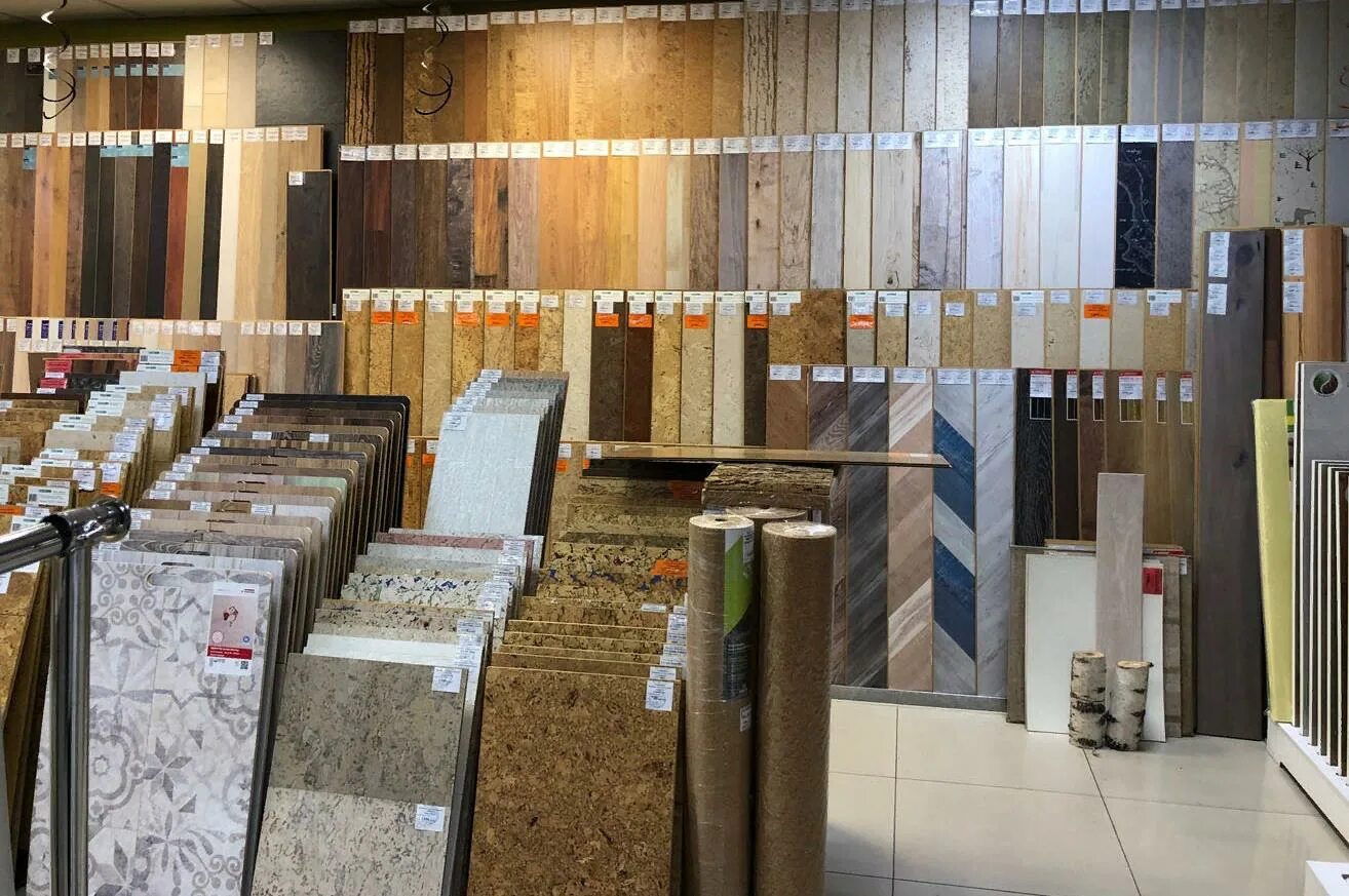 модульные напольные покрытия из пвх. наливные полы в торговых помещениях. пол в продуктовом магазине. сделать пол в магазине. напольные покрытия для супермаркетов.