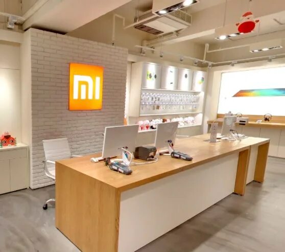 Xiaomi store. Фирменный магазин xiaomi. Магазин сяоми в москве. Магазин ксиаоми рядом со мной. Xiaomi трк лето.