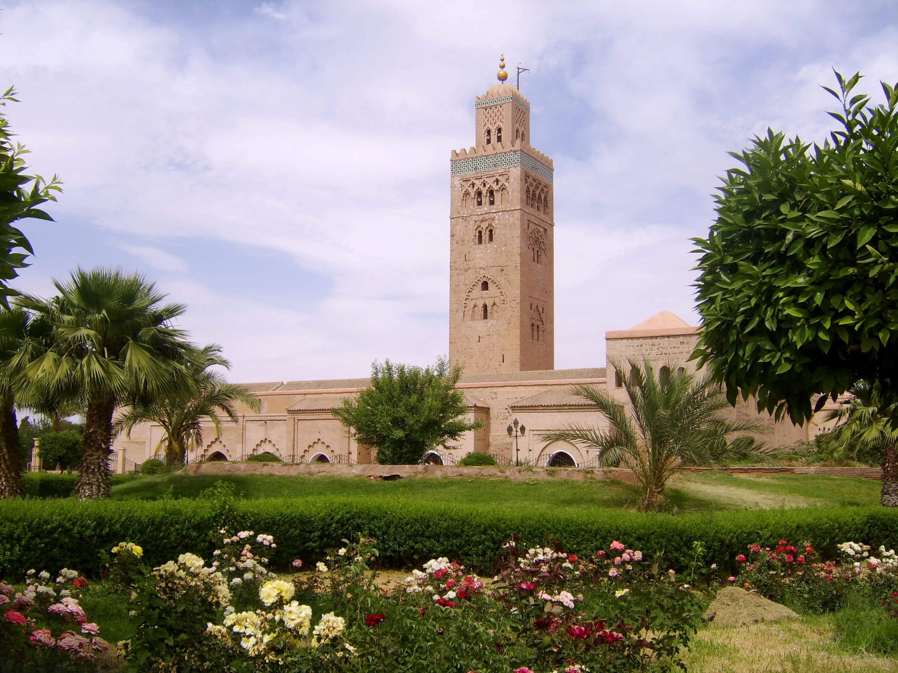 Кутубия. Мечеть Аль-Кутубия в Марракеше. Oujda Марокко. Минарет Кутубия. Минарет мечети Аль-Кутубия.