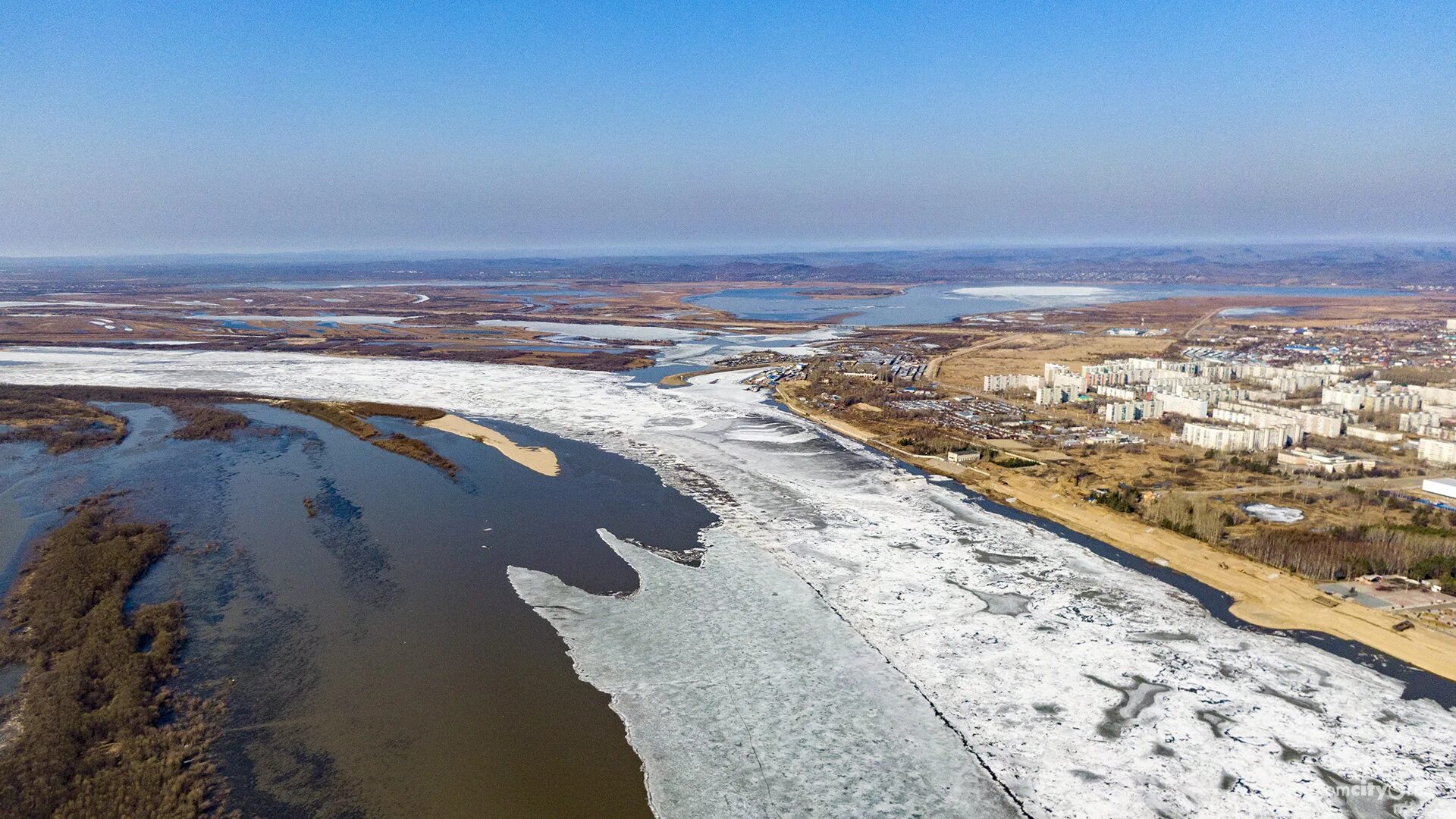 Где вскрылась река. Ледоход на Амуре в Комсомольске на Амуре. Ледоход на Амуре 2022 Хабаровск. Хабаровск набережная ледоход. Ледоход на Амуре 2023 Комсомольск на Амуре.