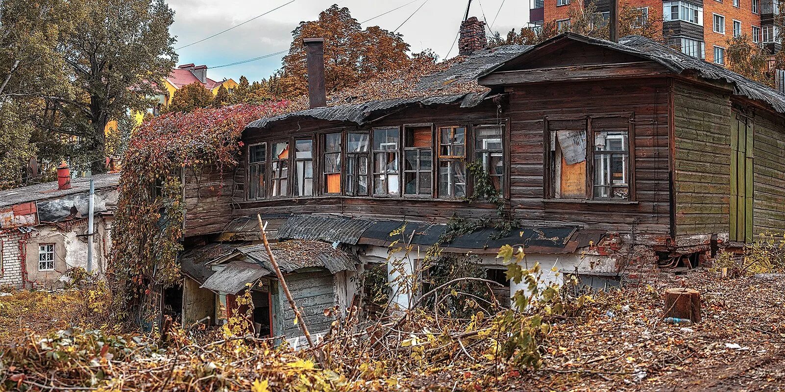 О чем мечтал старый дом. Окраины Петрозаводска трущобы. Торжок трущобы. Курск трущобы 2023. Тула трущобы.