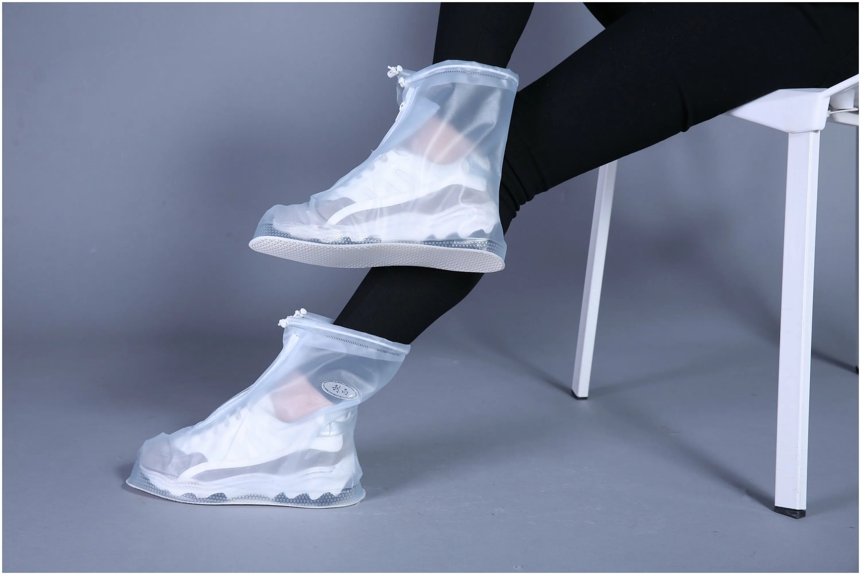 бахилы на обувь. чехлы на обувь от дождя и грязи. чехлы для обуви от дождя и грязи высокие. силиконовые на обувь от дождя. Celltix чехлы на обувь от дождя и грязи, р-р 36-37, s, белые,, e1m.