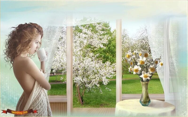 За окном девушка в бежевом платьице слушать. Девушка у весеннего окна.